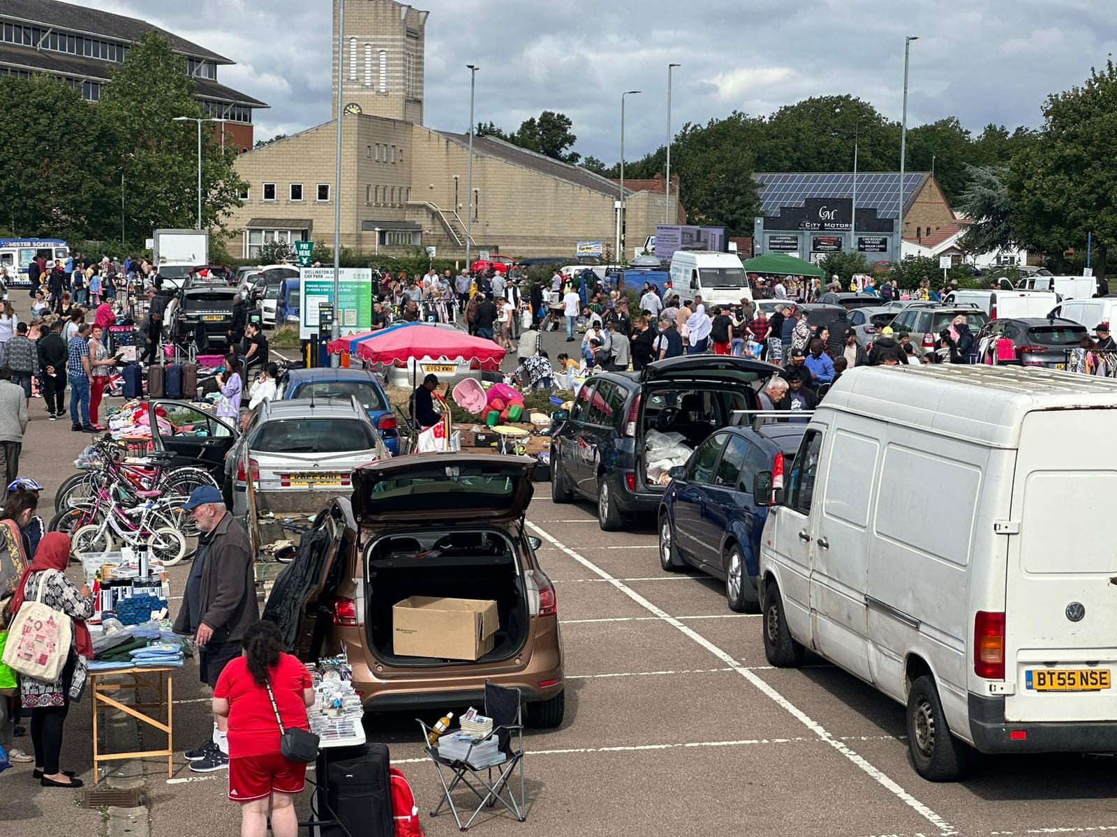 Busy Peterborough Car Boot at Wellington Street Car Park Source: https://www.peterboroughcarboot.net/