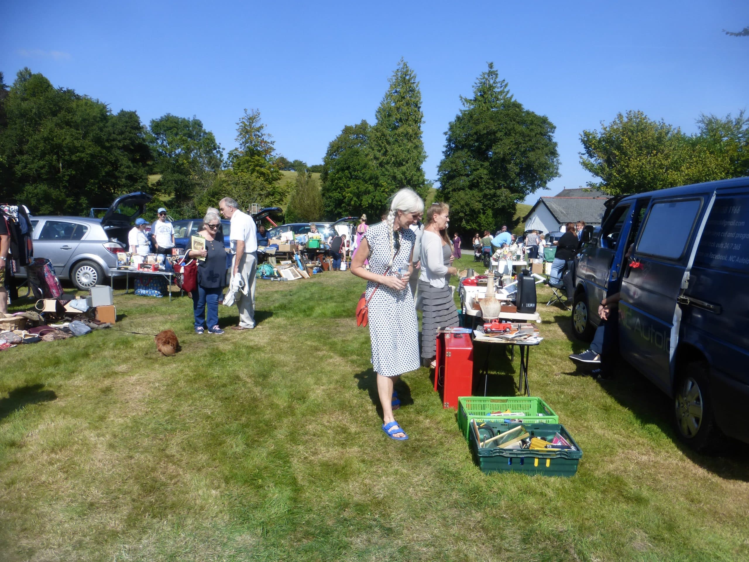 Shoppers browsing cars and stalls at Tal y Bont Car Boot Sale Source: https://rowenconwy.org.uk/community-group/car-boot-sales/p1100959/