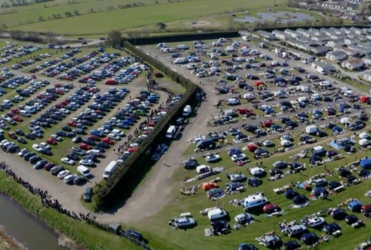 Aerial view of Torksey Car Boot and Market with rows of sellers and parked cars Source: https://www.findcarboot.co.uk/torksey-car-boot-market/