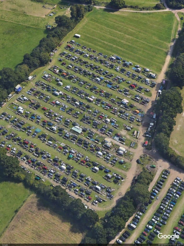 Aerial view of Hayes Street Farm Boot Fair showing the fields filled with seller vehicles and pitches. Published on the organizer website. Source: https://hayesstreetfarmbootfairs.co.uk/wp-content/uploads/2025/03/DdtuuePUwAEmxz7-1-768x1024.jpg