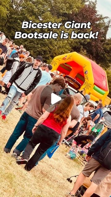 Crowds browsing stalls and cars at the relaunched Bicester Giant Bootsale and Flea Market. Source: https://www.instagram.com/oxfordshirebootsandeventsco/reel/DaiAFytouj2/