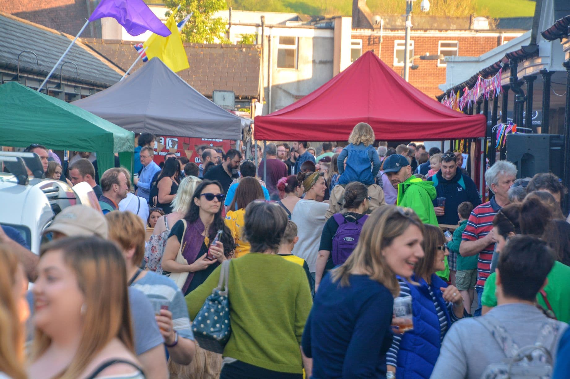 Busy market scene at Tiverton Pannier Market Source: https://www.tivertonmarket.com/