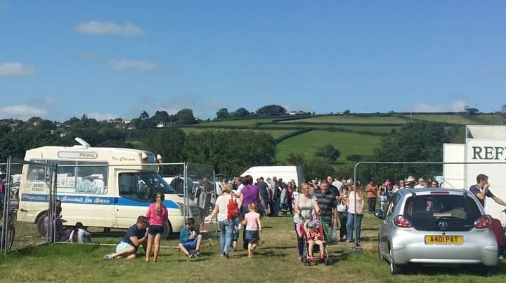 Cars, sellers and families at Pottington Car Boot Sale near Barnstaple. Source: https://www.facebook.com/groups/1673324906224527/