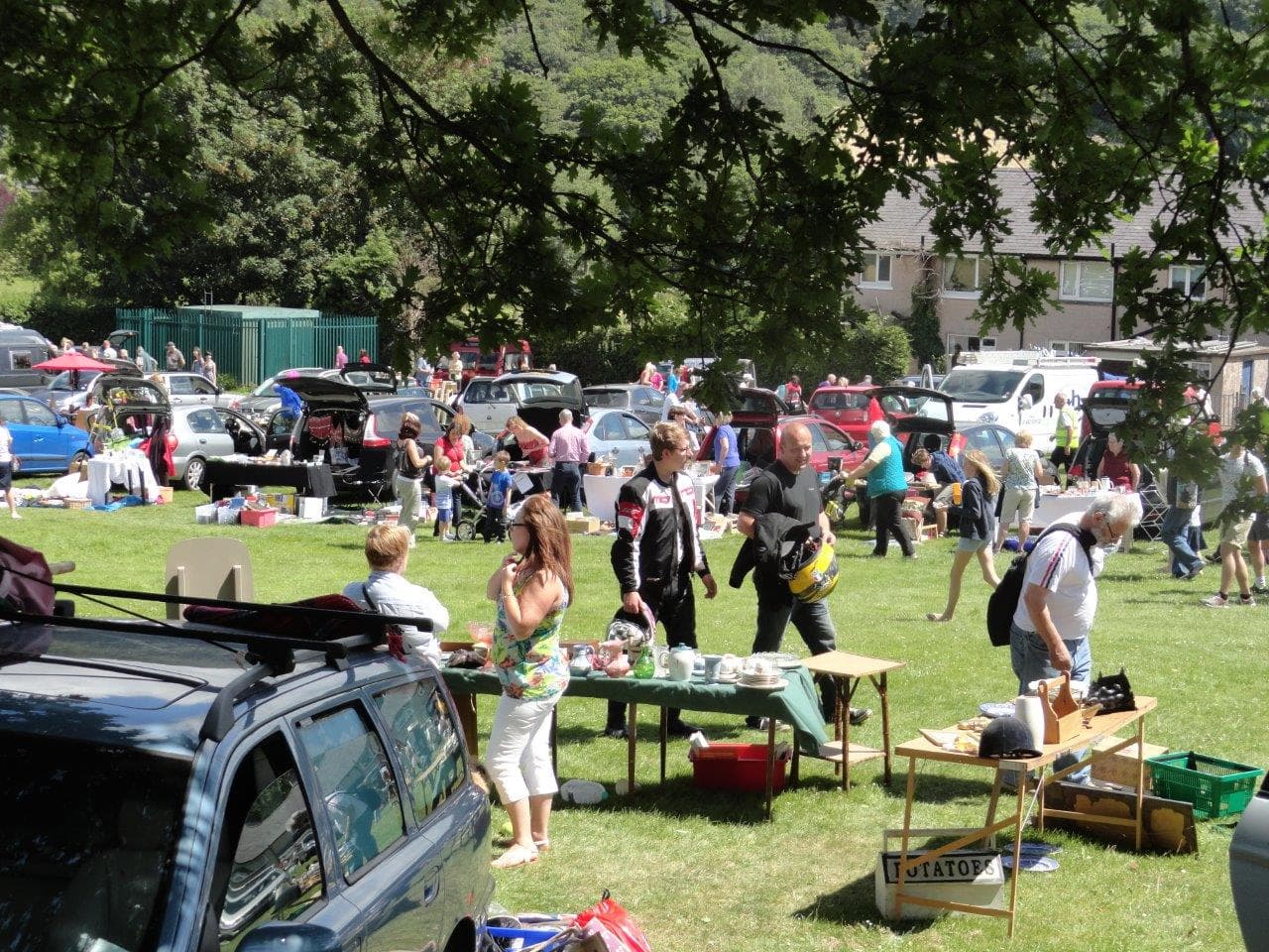 Cars, stalls and shoppers at Rowen Car Boot Sale Source: https://rowenconwy.org.uk/community-group/car-boot-sales/rowen-car-boot-sales-4/