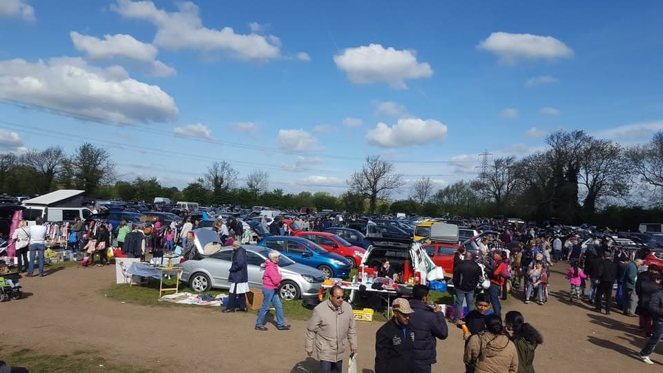 A busy Quorn Car Boot Sale with rows of cars, stalls, goods and shoppers at Granite Way. Source: https://www.facebook.com/quorncar.bootsale/