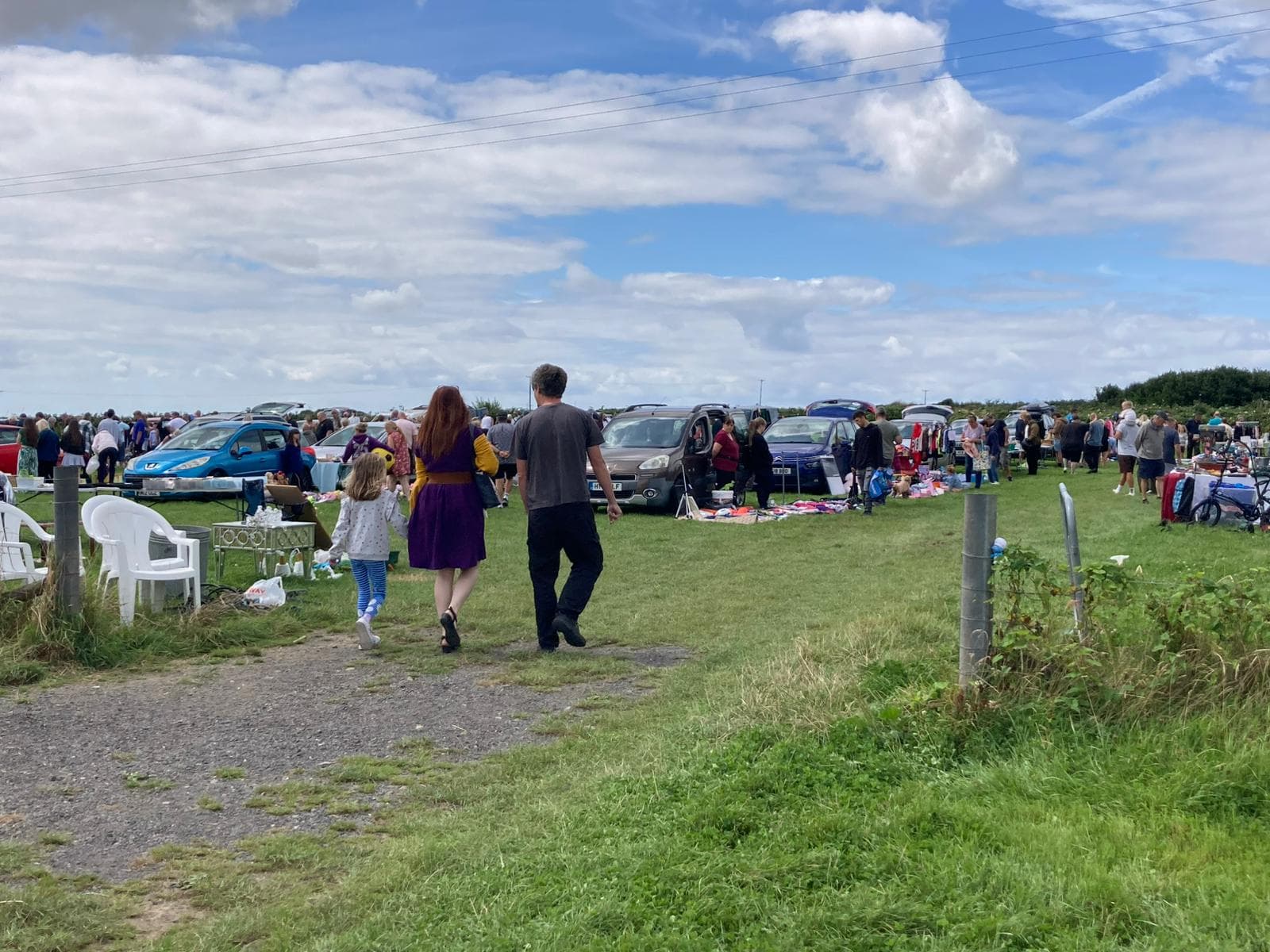 Rows of cars, stalls and shoppers at St Columb Major Car Boot Sale Source: https://www.carbootscornwall.co.uk/locations/st-columb-major