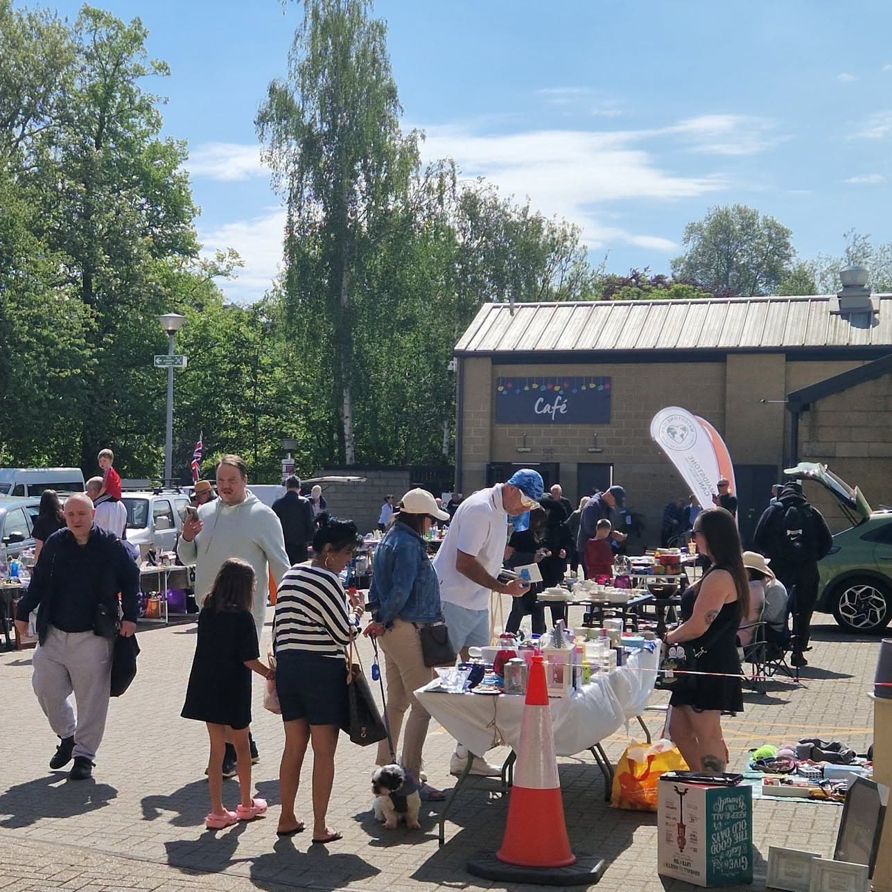Busy Lockmeadow boot fair with cars, tables and shoppers beside the venue café Source: https://www.facebook.com/photo.php?fbid=1552818093301452